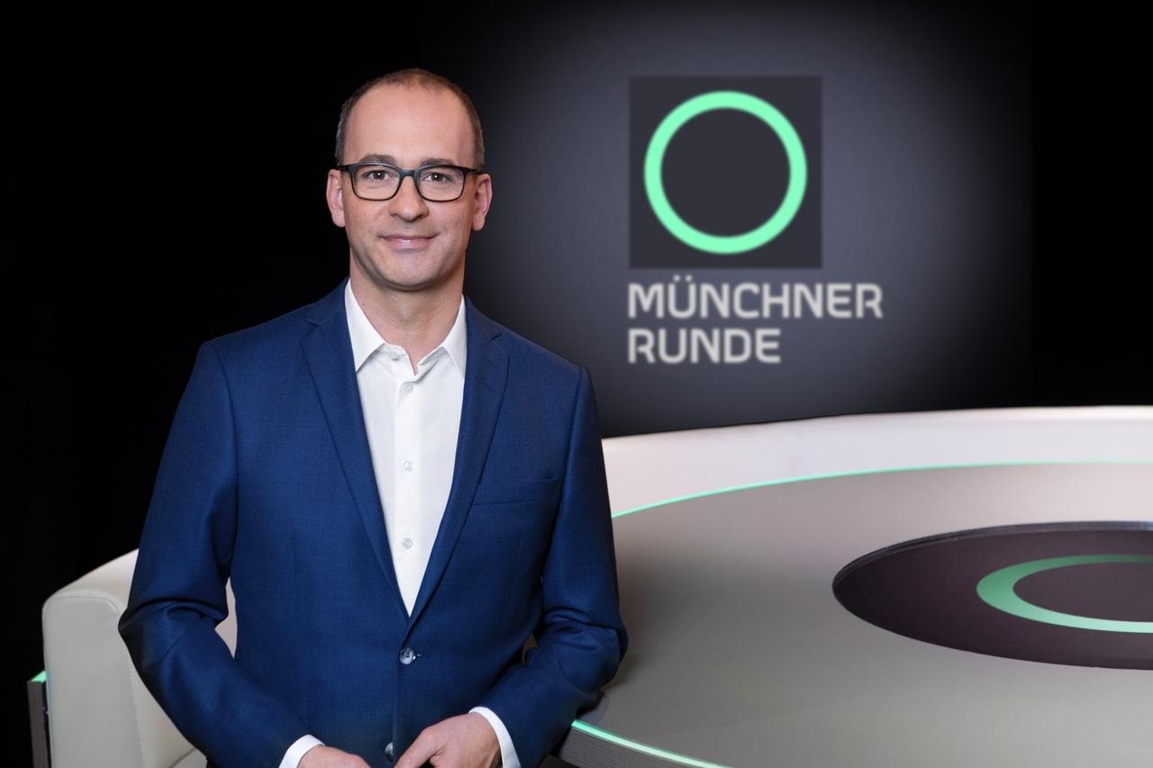 Christian Nitsche: BR-Chefredakteur und Moderator der Sendung "Münchner Runde" im Studio | Bild: BR/Lisa Hinder Christian Nitsche: BR-Chefredakteur und Moderator der Sendung "Münchner Runde" im Studio