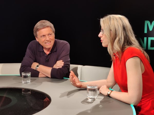 KI-Forscher Ulrich Walter und Medizinethikerin Alena Buyx in der Münchner Runde im BR Fernsehen