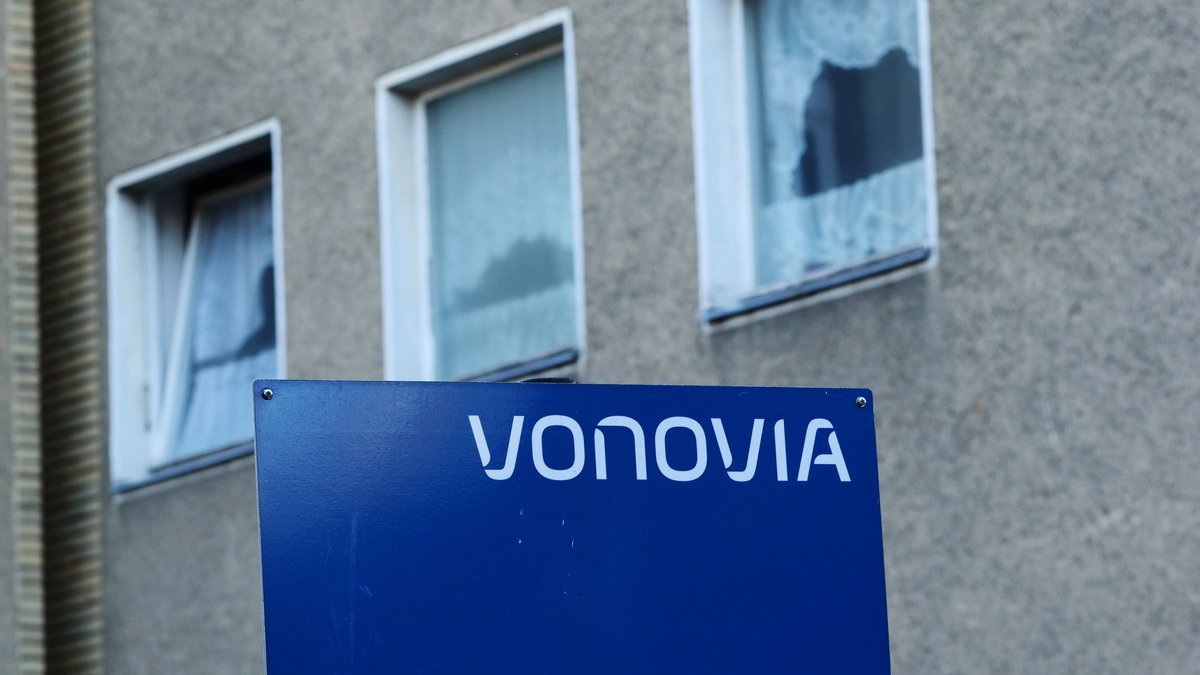 Deutschlands größter Immobilienkonzern Vonovia hat inflationsbedingte Mieterhöhungen angekündigt. 