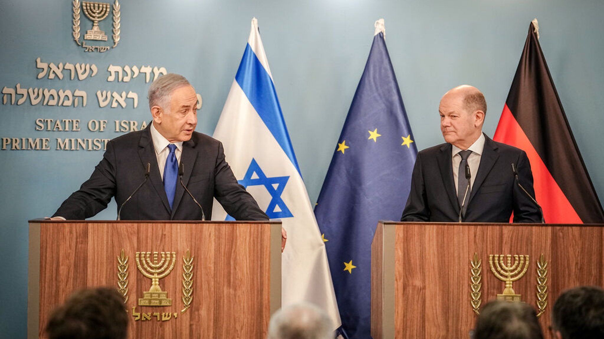 17.03.2024, Israel, Jerusalem: Bundeskanzler Olaf Scholz (SPD) und Benjamin Netanjahu (l), Ministerpräsident von Israel, geben ein Pressestatement. (zu dpa: «Scholz redet Netanjahu bei Israel-Besuch ins Gewissen») Foto: Kay Nietfeld/dpa +++ dpa-Bildfunk +++