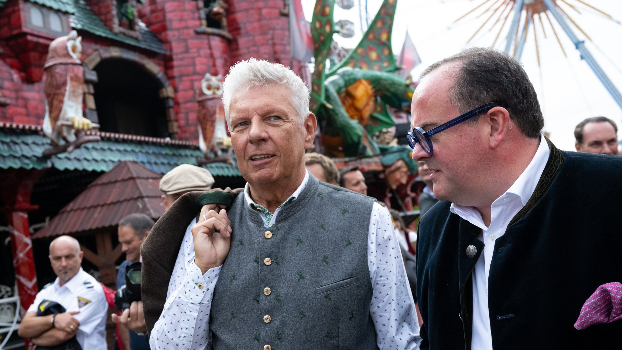 "Wird ziemlich eng": Endspurt beim Aufbau auf der Wiesn