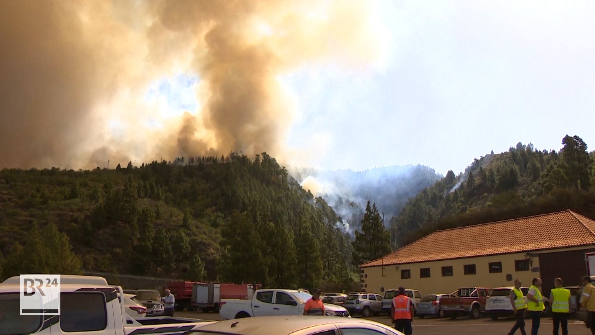 Auf der Kanareninsel La Palma ist ein Waldbrand ausgebrochen.