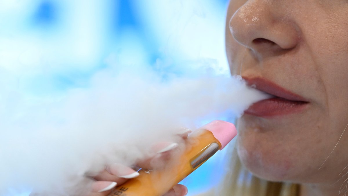 Ärger um Wegwerf-E-Zigaretten: "Ein Produkt, das keiner braucht"