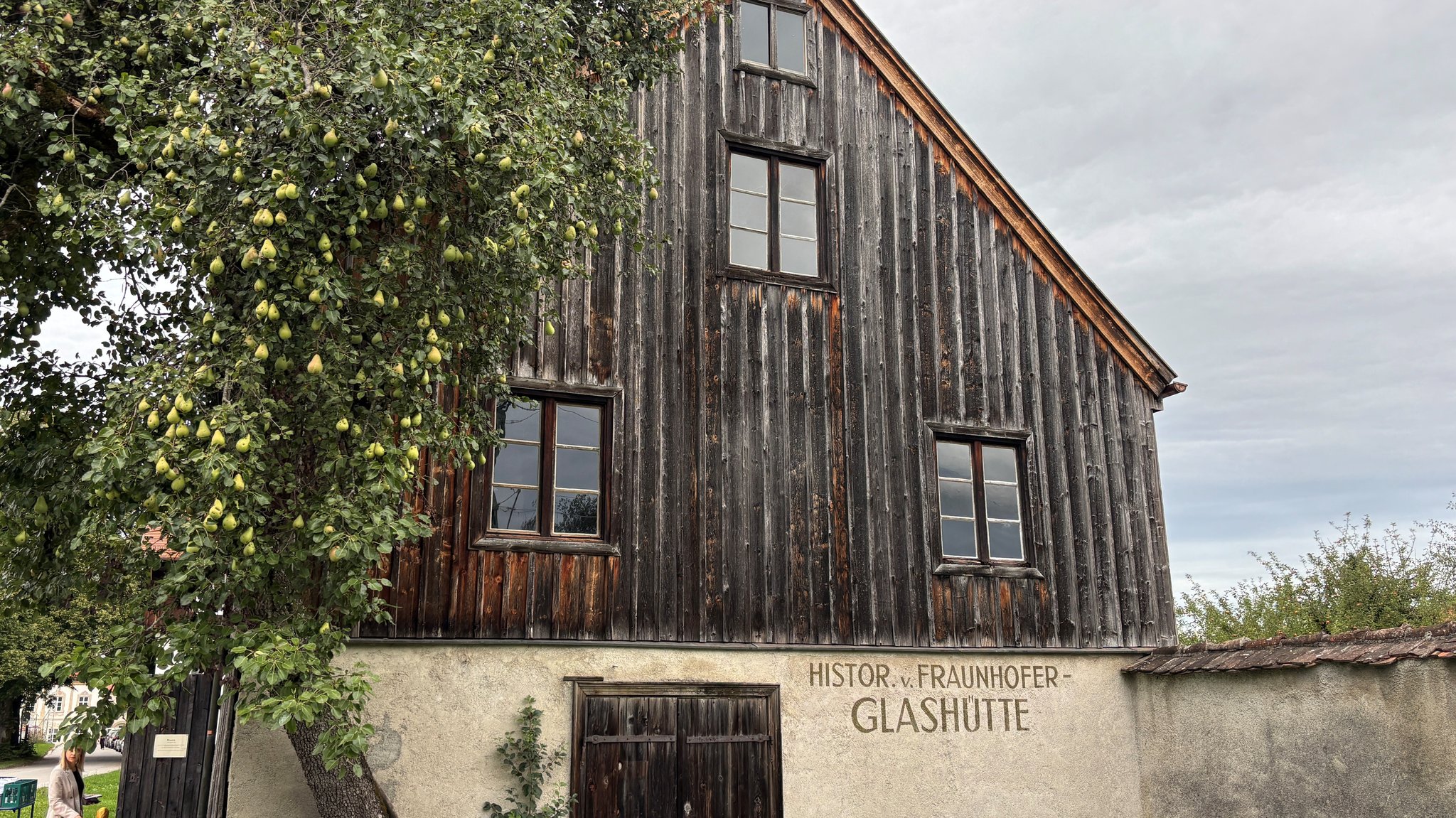 Die unscheinbare Glashütte beim Kloster Benediktbeuern - hier wurde Physikgeschichte geschrieben. | Bild: Martin Breitkopf Die unscheinbare Glashütte beim Kloster Benediktbeuern - hier wurde Physikgeschichte geschrieben.