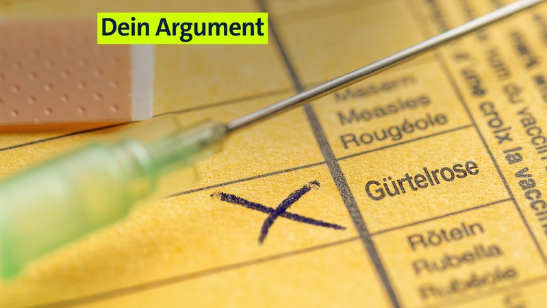 Ein Impfbuch mit einem Kreuz in der Zeile "Gürtelrose". | Bild: picture alliance / Shotshop | Zerbor Ein Impfbuch mit einem Kreuz in der Zeile "Gürtelrose".