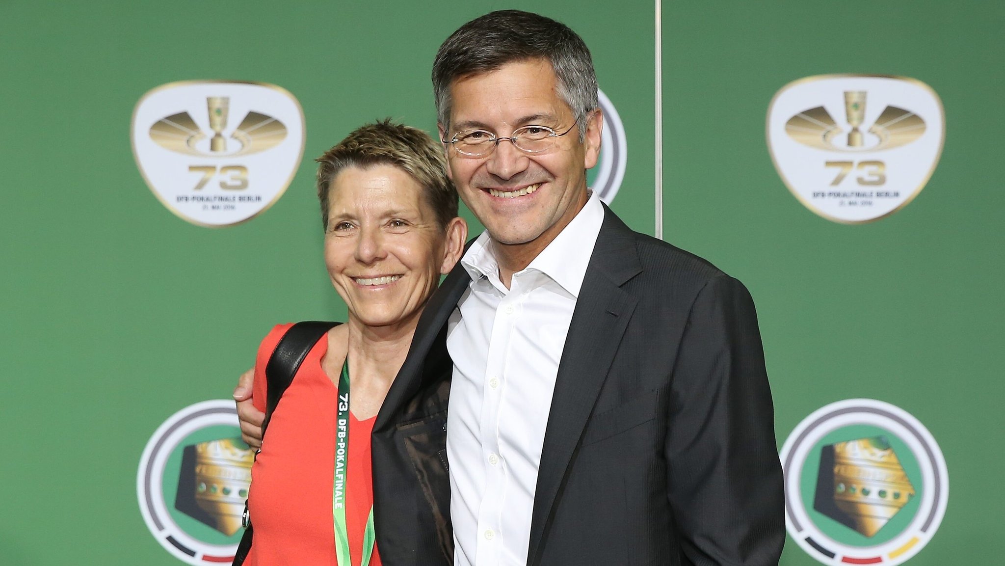 2016: Herbert Hainer mit Ehefrau Angelika | Bild: picture alliance / augenklick/firo Sportphoto | firo Sportphoto/Ralf Ibing 2016: Herbert Hainer mit Ehefrau Angelika