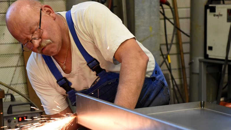 Die Bundesregierung hat die sogenannte Aktivrente auf den Weg gebracht, die den Fachkräftemangel lindern soll. | Bild: pa/dpa/Carsten Rehder Die Bundesregierung hat die sogenannte Aktivrente auf den Weg gebracht, die den Fachkräftemangel lindern soll.