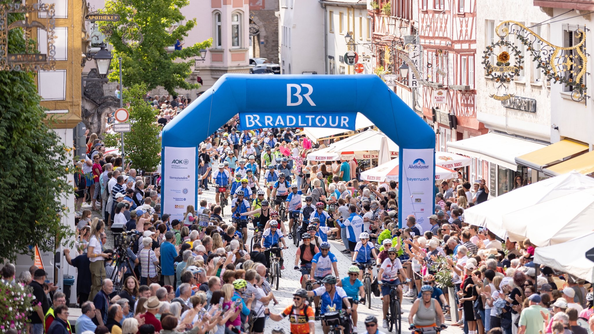 Tagsüber radeln, abends feiern – BR-Radltour rollt zum 35. Mal