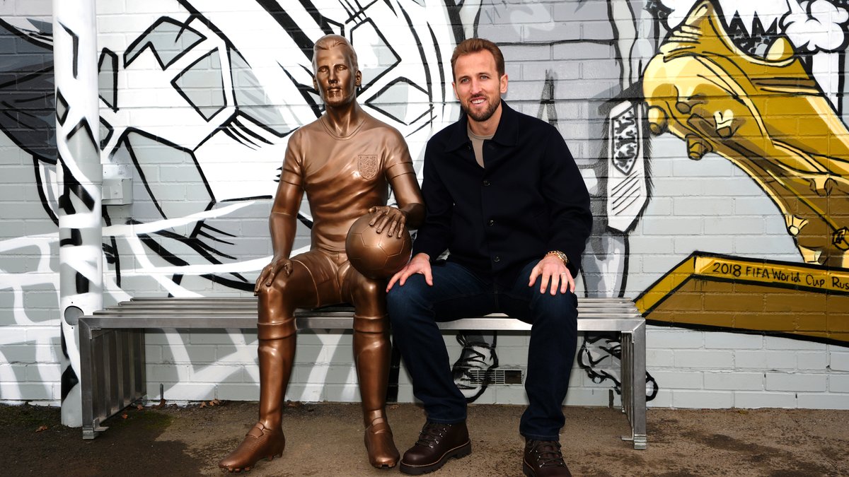 Jahrelang im Lager: Umstrittene Harry-Kane-Statue enthüllt