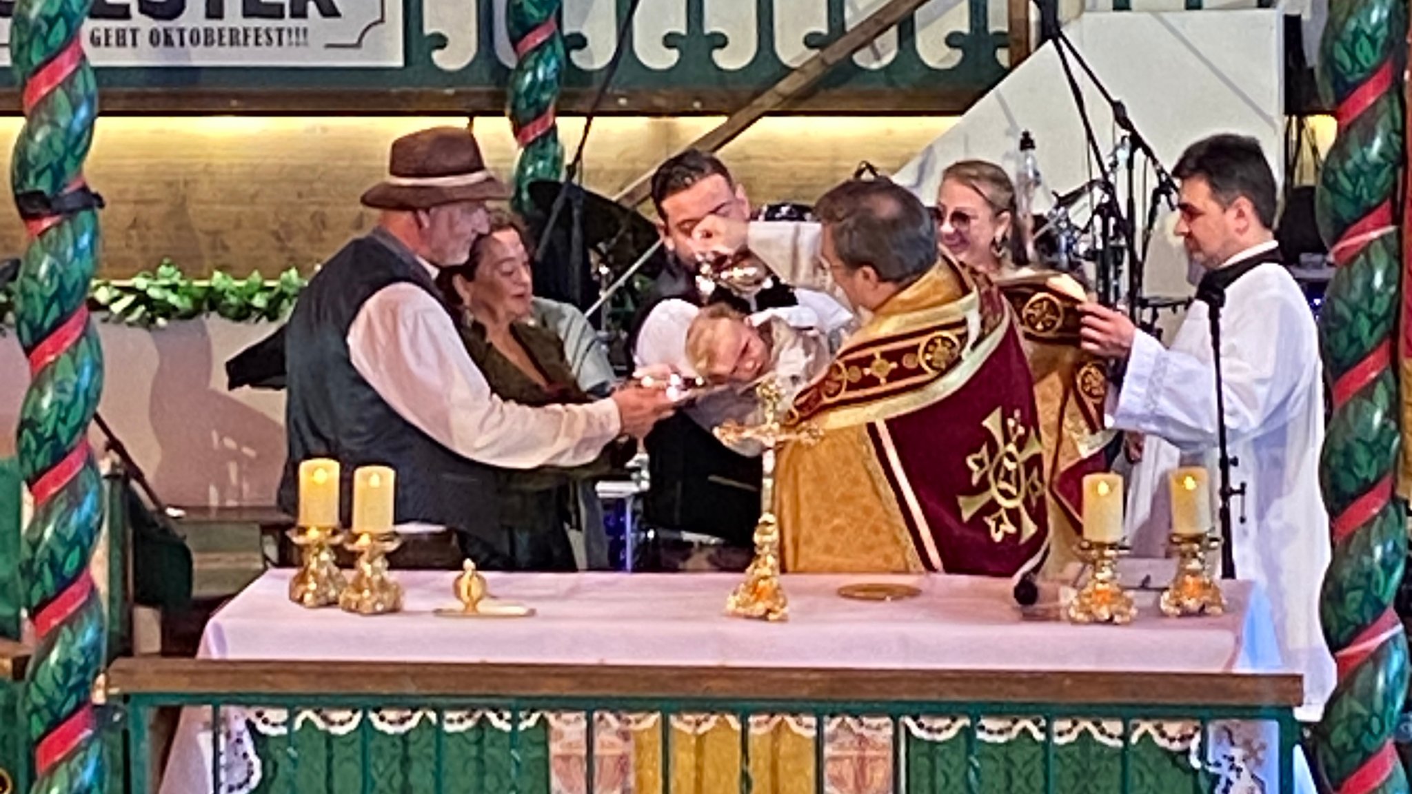 Taufe beim Wiesn-Gottesdienst 2024