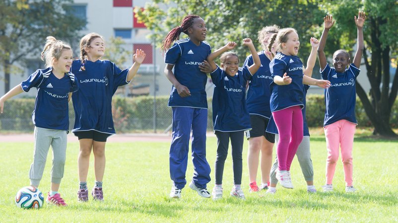 Sport an der Grundschule | Bild: picture-alliance/dpa Sport an der Grundschule