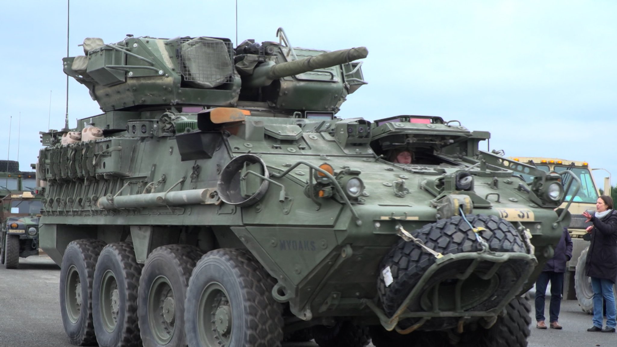 Ein Stryker-Radpanzer wird von Vilseck nach Rumänien verlegt.