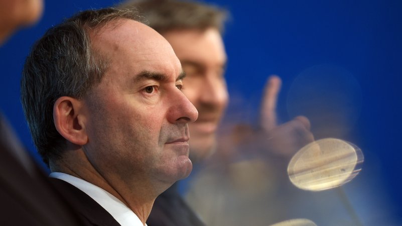 Archivbild: Hubert Aiwanger und Markus Söder | Bild: dpa Archivbild: Hubert Aiwanger und Markus Söder