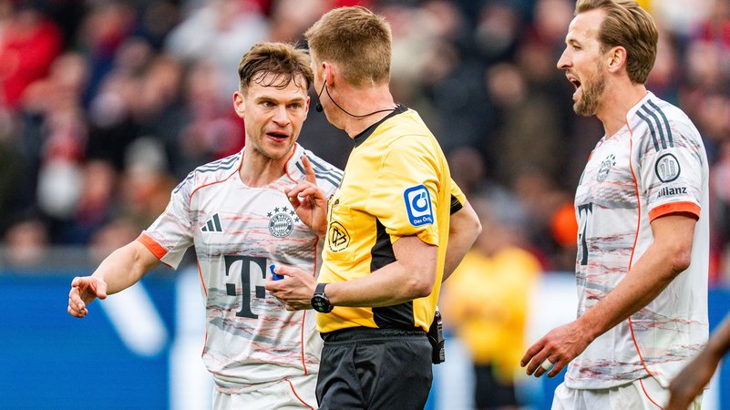 Der Ärger beim FC Bayern über die Schiedsrichter-Leistung war groß | Bild: picture alliance / Kirchner-Media | Bahho Kara Der Ärger beim FC Bayern über die Schiedsrichter-Leistung war groß