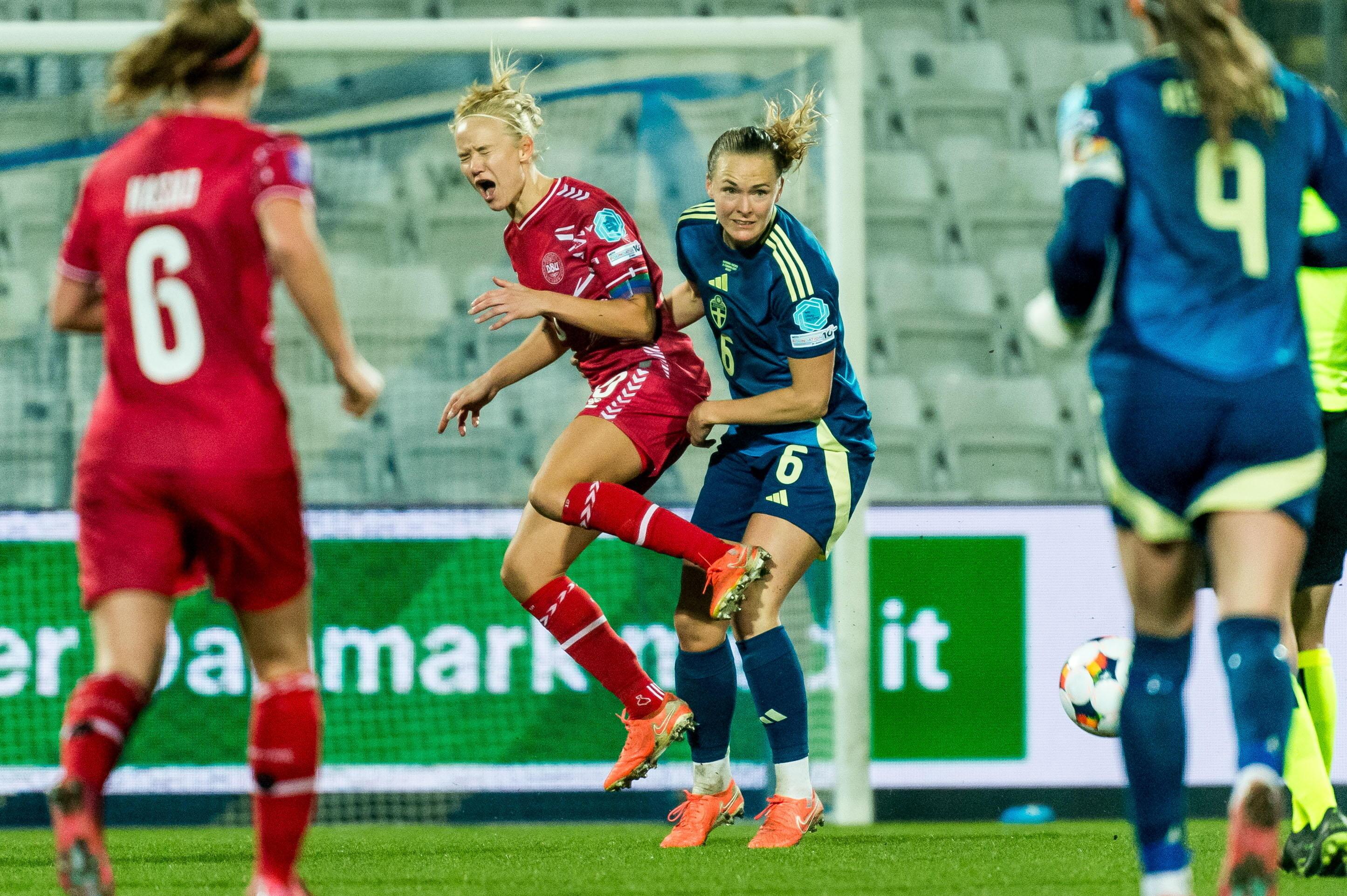 Pernille Harder (Dänemark) in der Nations League gegen Magdalena Eriksson (Sweden)