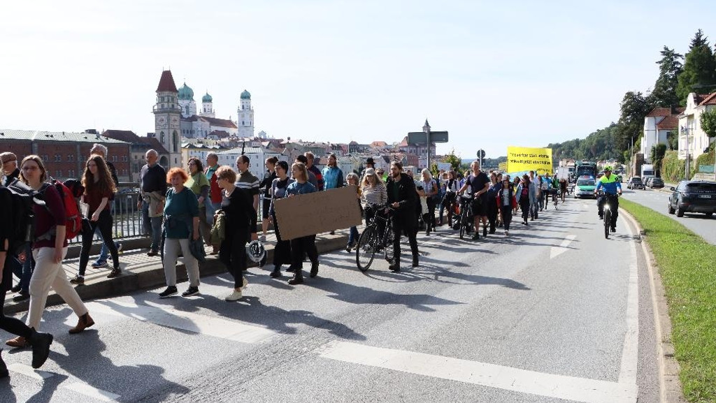 Rund 120 Klimaaktivisten waren in Passau am Freitag an der Fridays-For Future- Demonstration beteiligt.