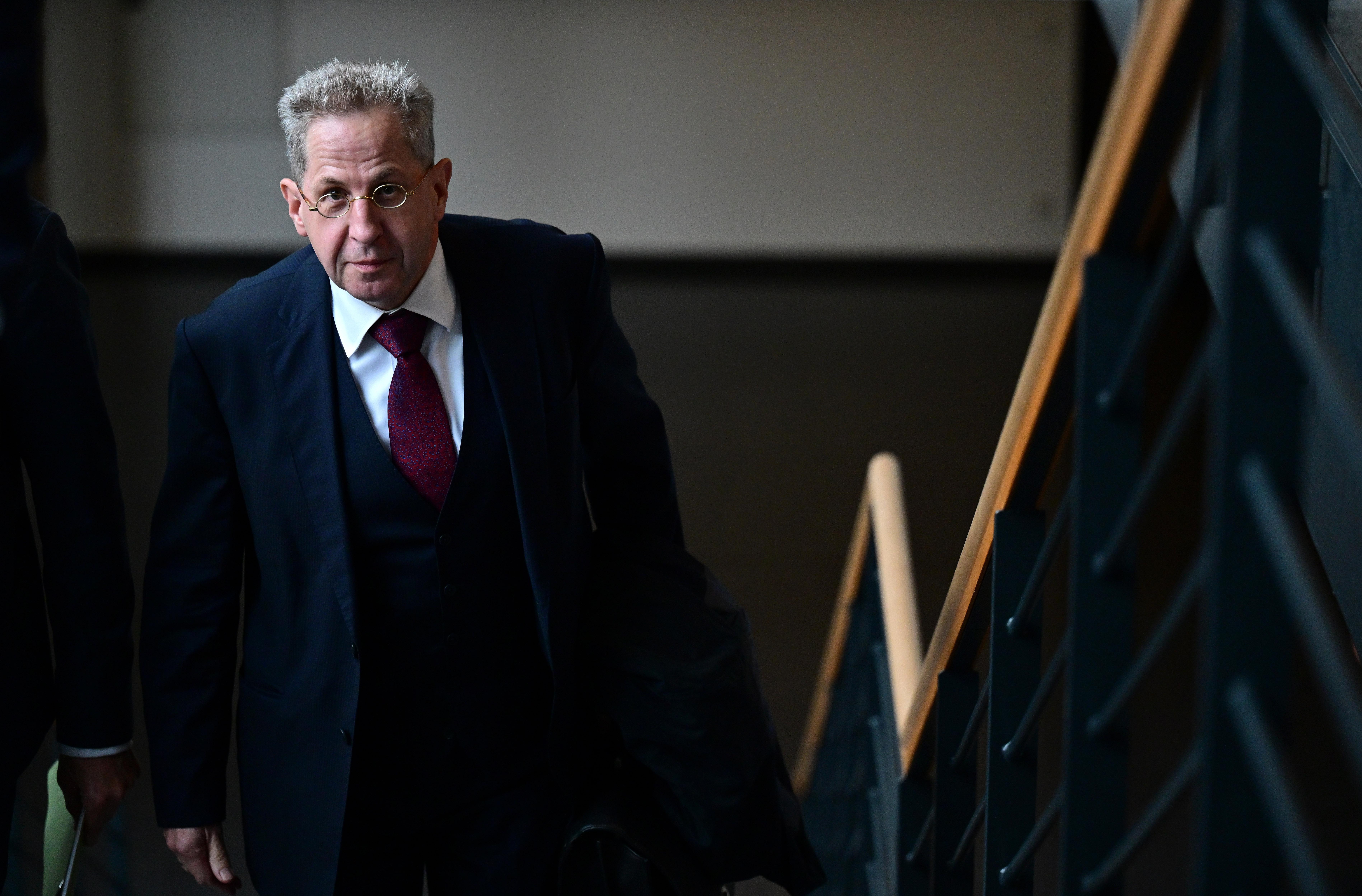 ARCHIV (24.10.2023): Hans-Georg Maaßen (CDU), ehemaliger Verfassungsschutz-Chef, kommt als Zeuge zu einem Untersuchungsausschuss im Thüringer Landtag.