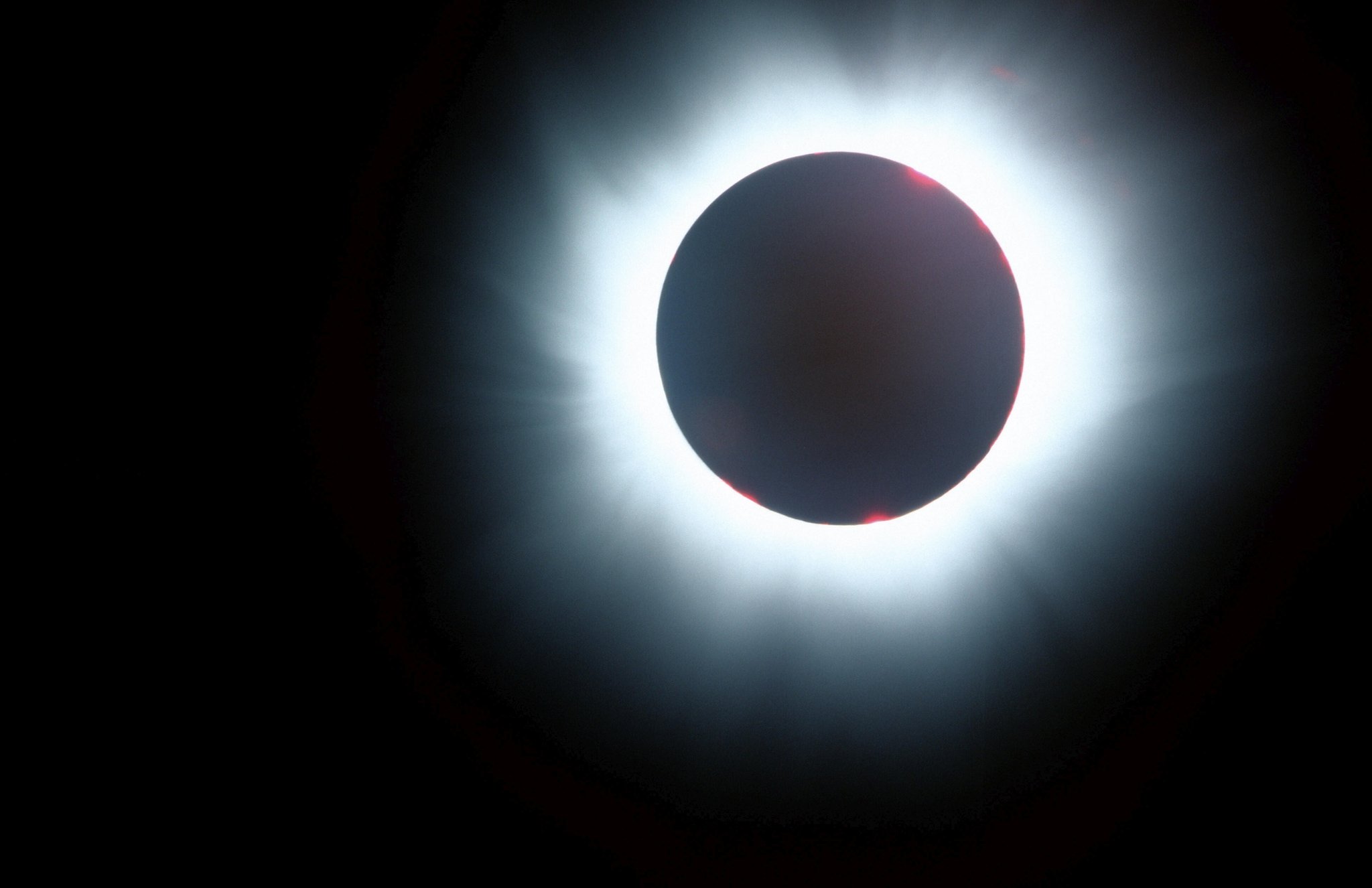 Symbolbild einer Sonnenfinsternis | Bild: picture alliance / imageBROKER / K. Irlmeier Symbolbild einer Sonnenfinsternis