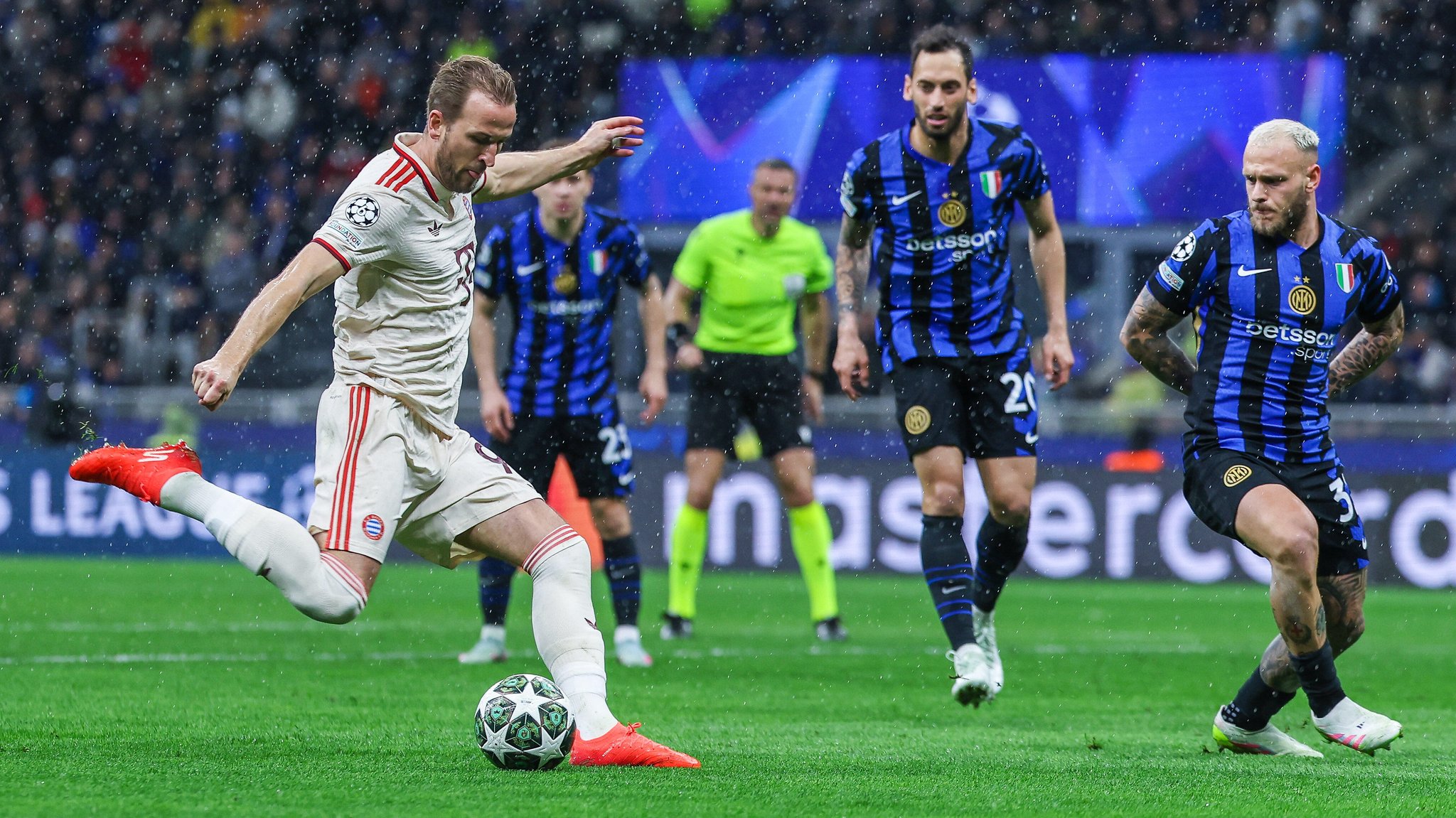 Harry Kane im Champions-League-Viertelfinale 2025 | Bild: picture alliance / Sportphoto24/EPhotopress | EPhotopress Harry Kane im Champions-League-Viertelfinale 2025