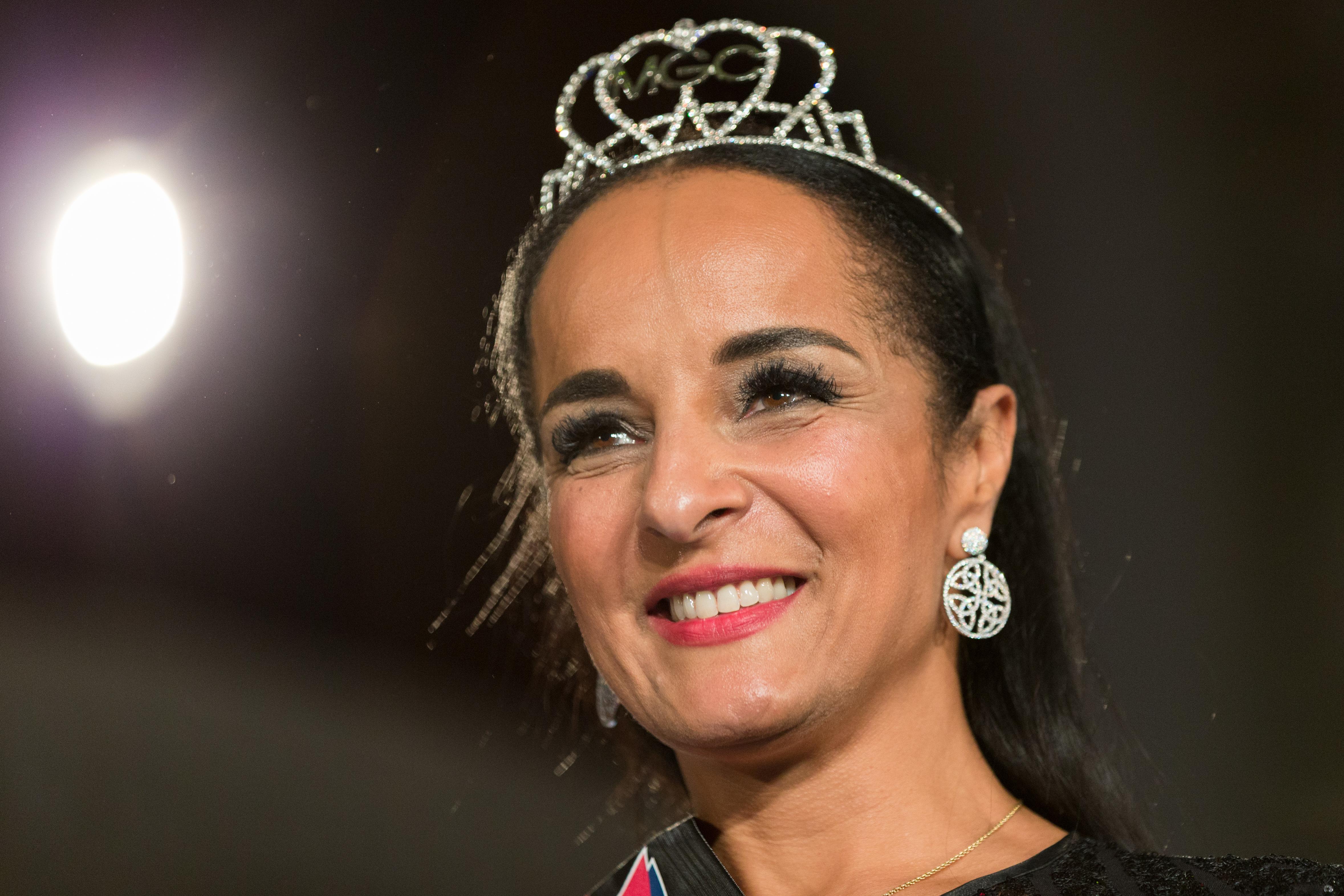 Autorin Thoma-Adofo ist "Miss 50plus Germany" | BR24