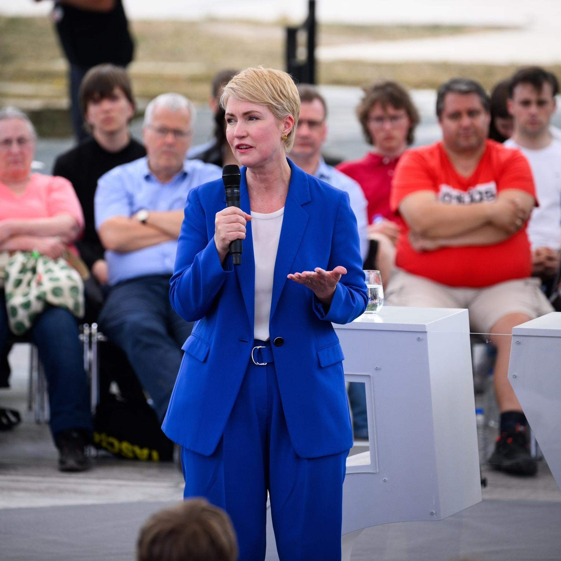 Manuela Schwesig, Ministerpräsidentin Mecklenburg-Vorpommerns, zu Sylt und dem Sommer der Demokratie