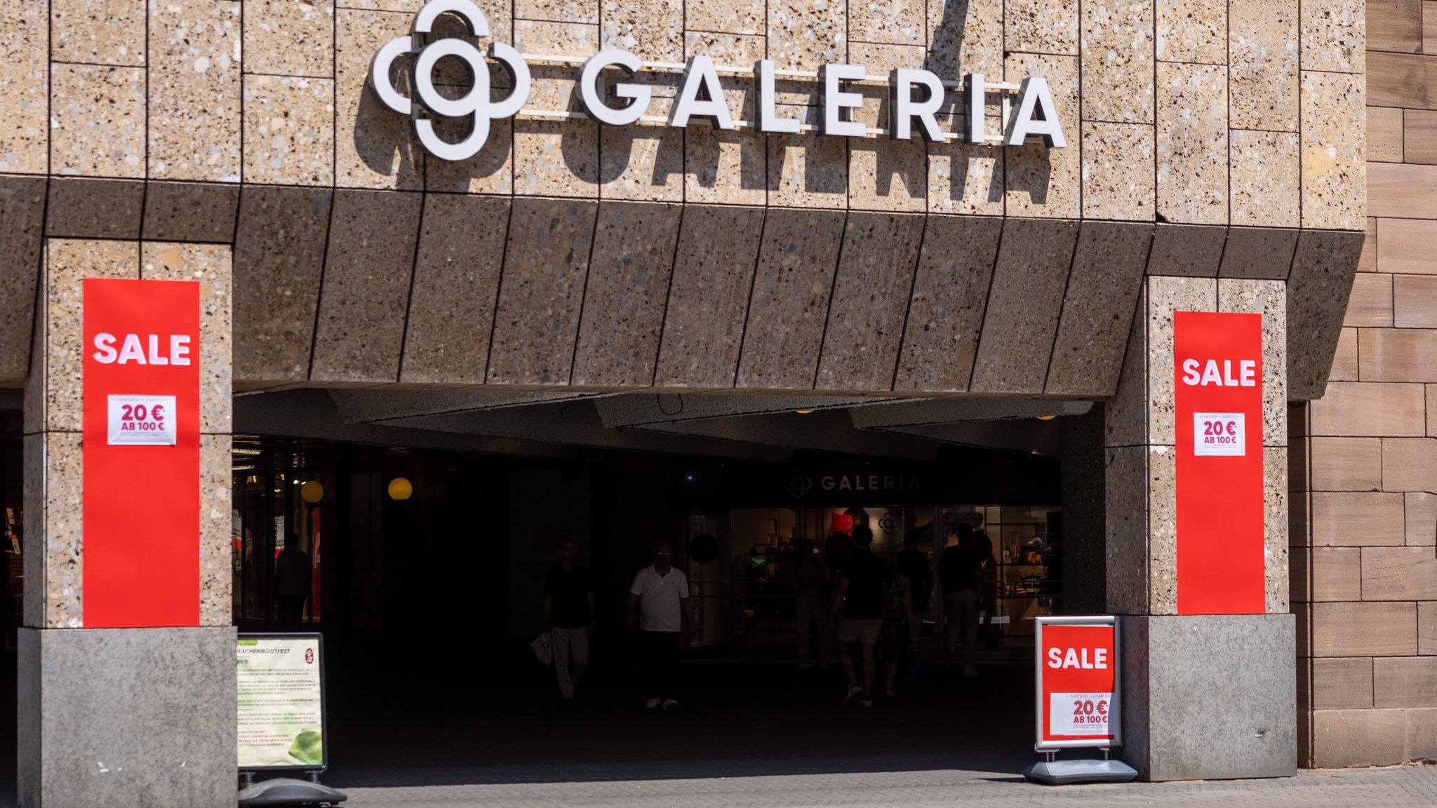 (Symbolbild) Die Galeria-Filiale in Nürnberg. | Bild: picture alliance / Eibner-Pressefoto | Eibner-Pressefoto/Ardan Fuessman (Symbolbild) Die Galeria-Filiale in Nürnberg.