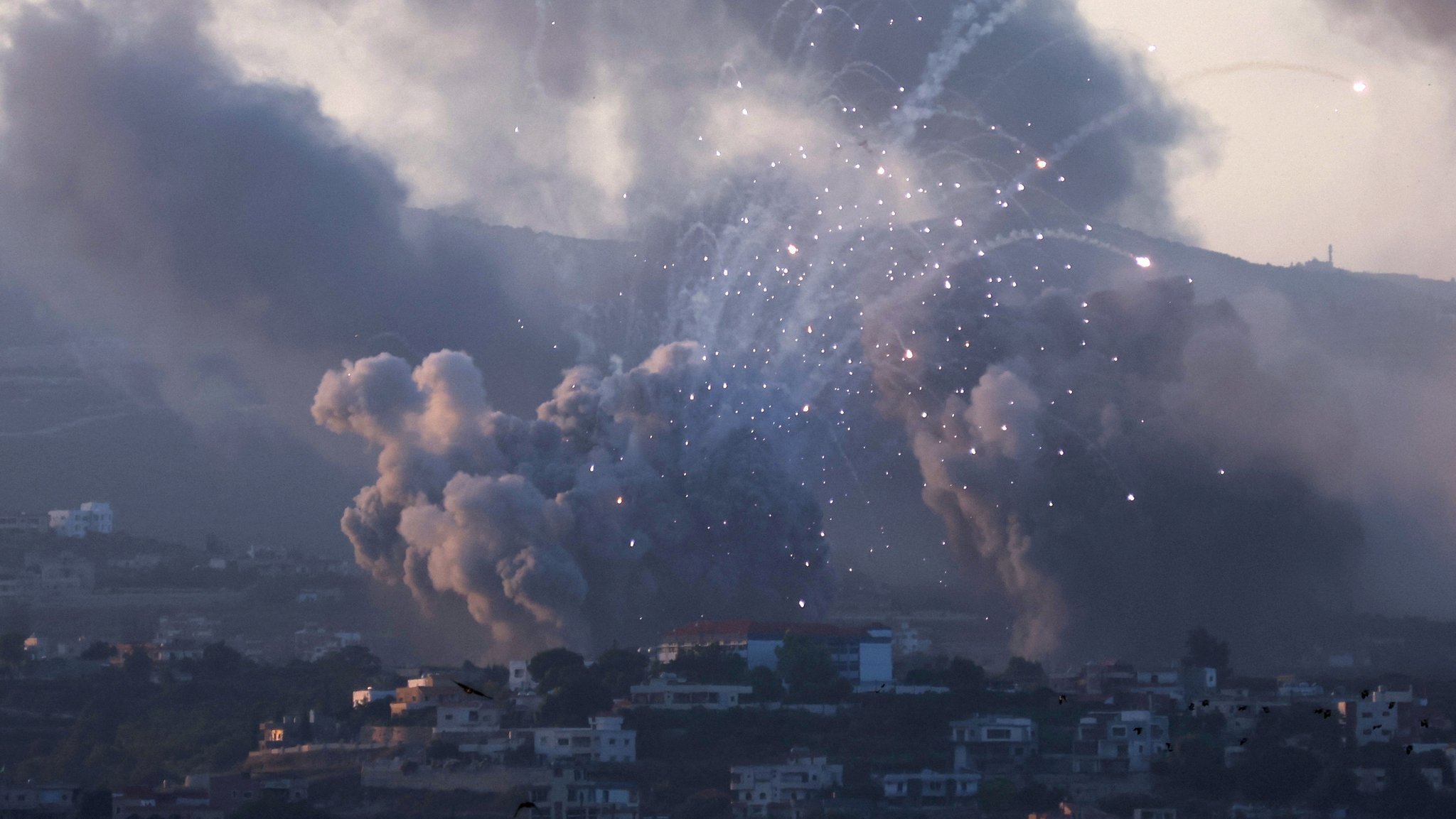 Israelische Luftangriffe auf den Süden Libanons