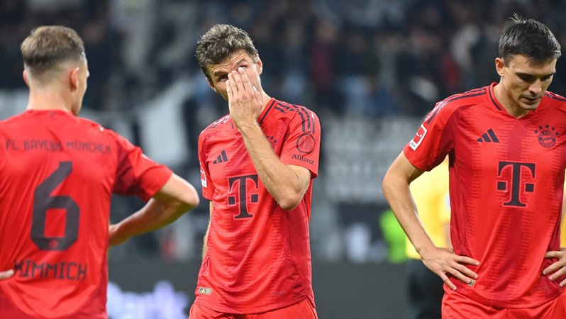 Enttäuschte FC-Bayern-Spieler | Bild: picture-alliance/dpa Enttäuschte FC-Bayern-Spieler