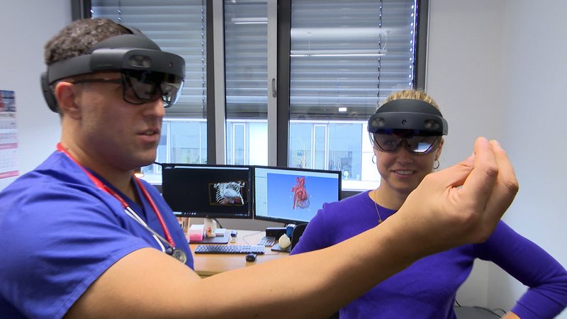 Hightech-Holo-Lensbrillen im Einsatz | Bild: BR Hightech-Holo-Lensbrillen im Einsatz