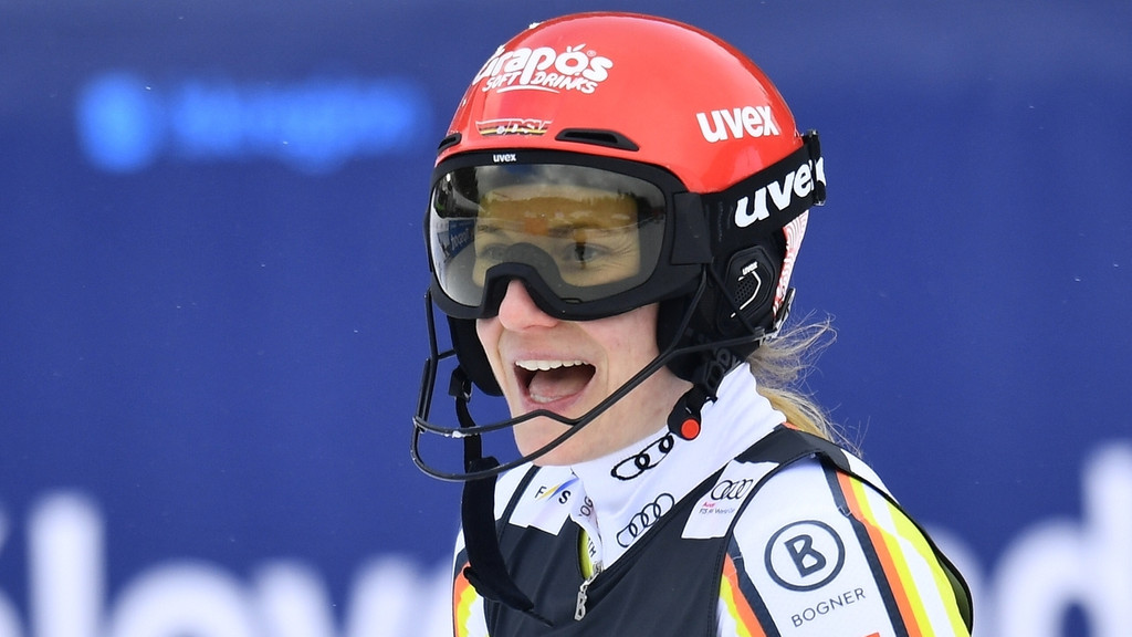 Lena Dürr freut sich über Platz zwei