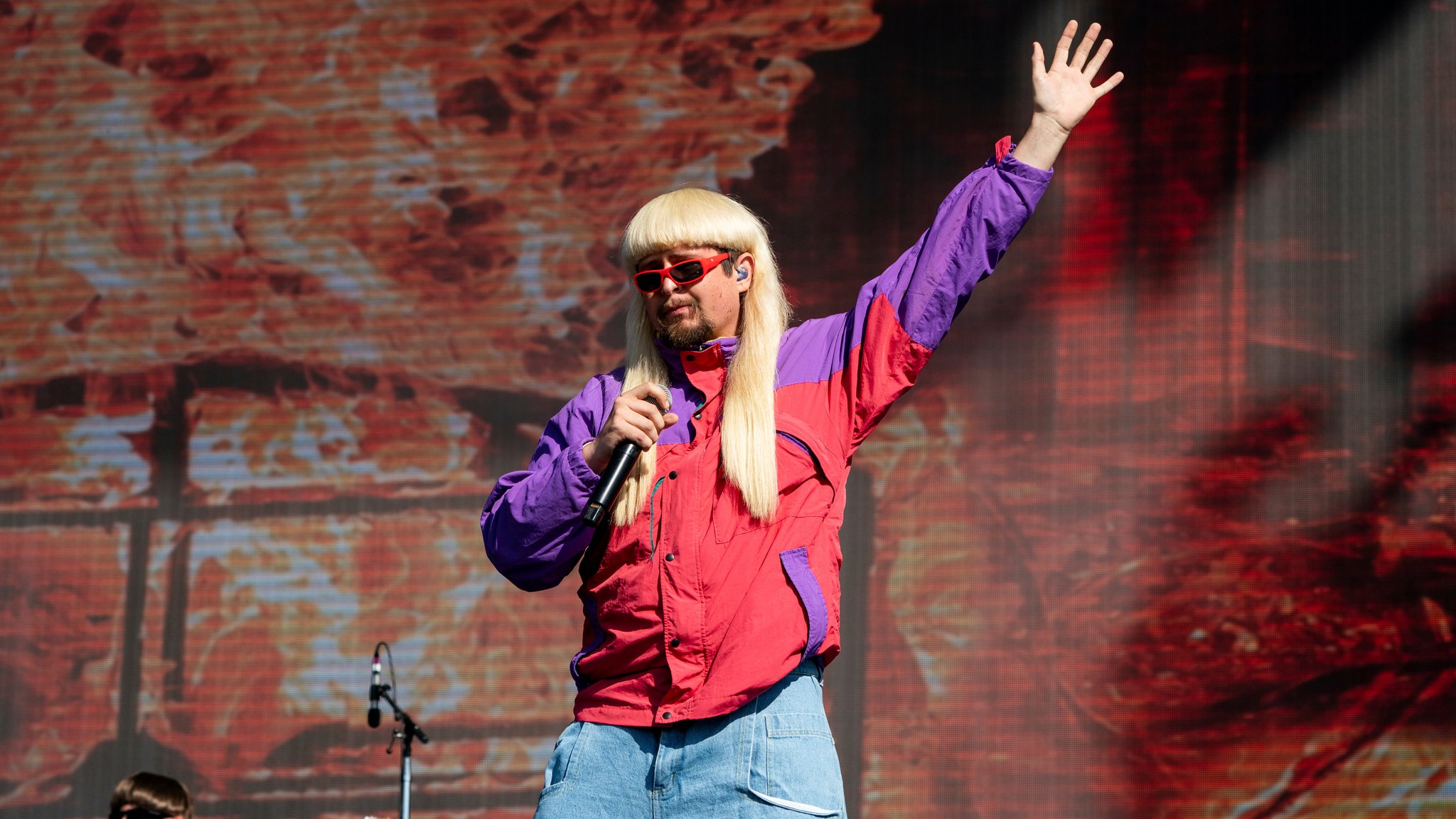 Der Multimedia-Künstler Oliver Tree bei einem Festival-Auftritt 2022. | Bild: picture alliance / Amy Harris/Invision/AP | Amy Harris Der Multimedia-Künstler Oliver Tree bei einem Festival-Auftritt 2022.