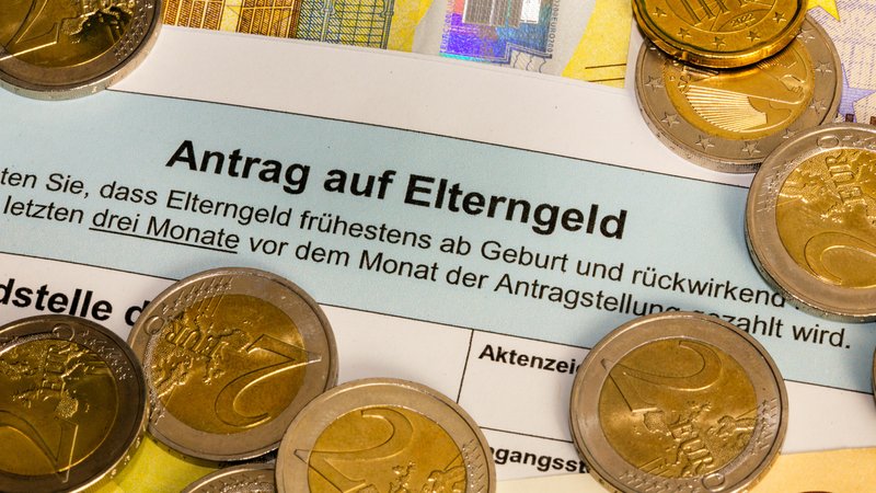 Nahaufnahme eines Blankoformulars zum Antrag auf Elterngeld (Symbolbild) | Bild: pa/CHROMORANGE/Udo Herrmann Nahaufnahme eines Blankoformulars zum Antrag auf Elterngeld (Symbolbild)