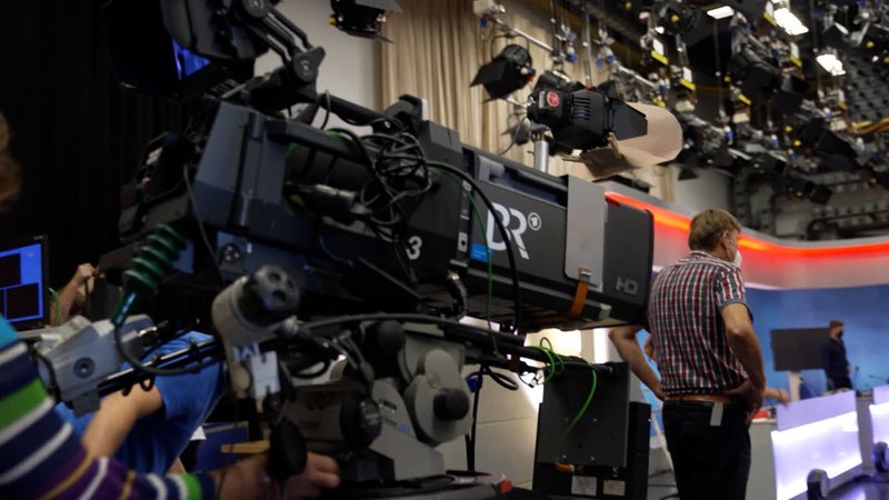 Große Veränderungen kommen auf die öffentlich-rechtlichen Sender zu. Das steht so im Rundfunk-Staatsvertrag, der noch durch die Landtage muss. | Bild: BR Große Veränderungen kommen auf die öffentlich-rechtlichen Sender zu. Das steht so im Rundfunk-Staatsvertrag, der noch durch die Landtage muss.