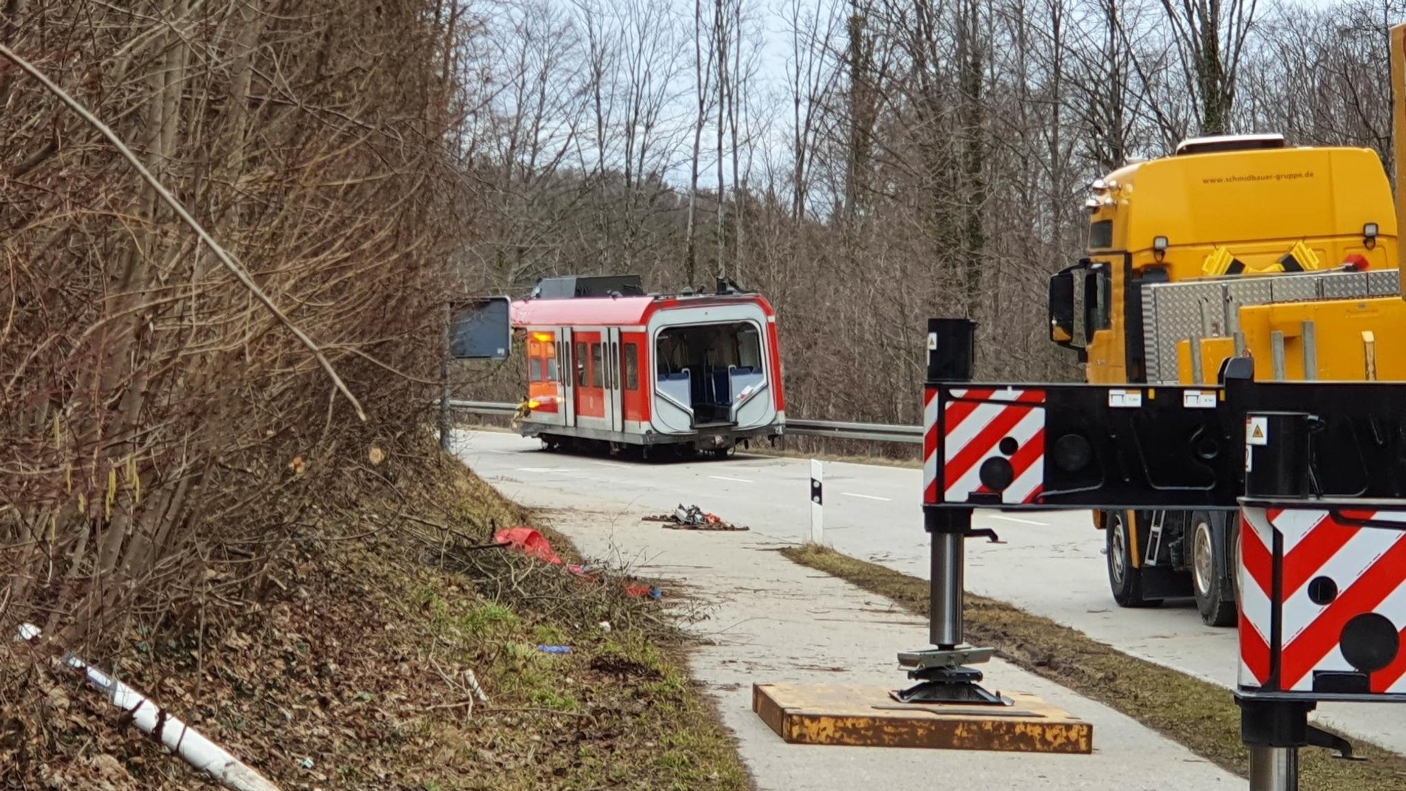 Wrackteil der zerstörten S-Bahn.