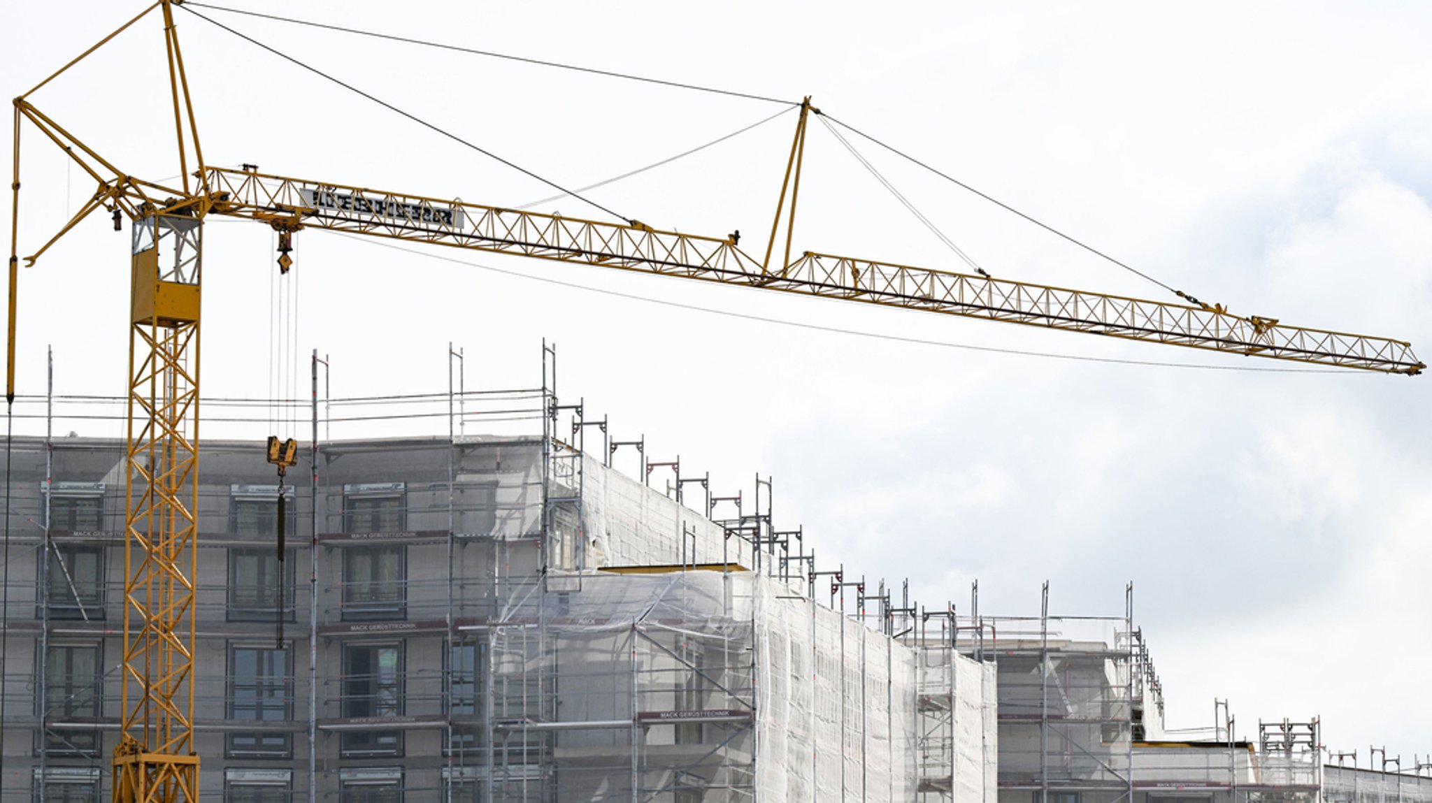 Modernisierungsgesetze sollen das Bauen attraktiver machen | Bild: dpa-Bildfunk/Bernd Weißbrod Modernisierungsgesetze sollen das Bauen attraktiver machen