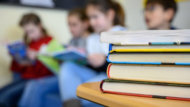 Alle fünf Jahre untersuchen Bildungsforscher, wie es um die Lesekompetenz von Viertklässlern in Deutschland steht. Heute wurde die neueste Iglu-Studie vorgestellt. | Bild: Bayerischer Rundfunk 2023 Alle fünf Jahre untersuchen Bildungsforscher, wie es um die Lesekompetenz von Viertklässlern in Deutschland steht. Heute wurde die neueste Iglu-Studie vorgestellt.