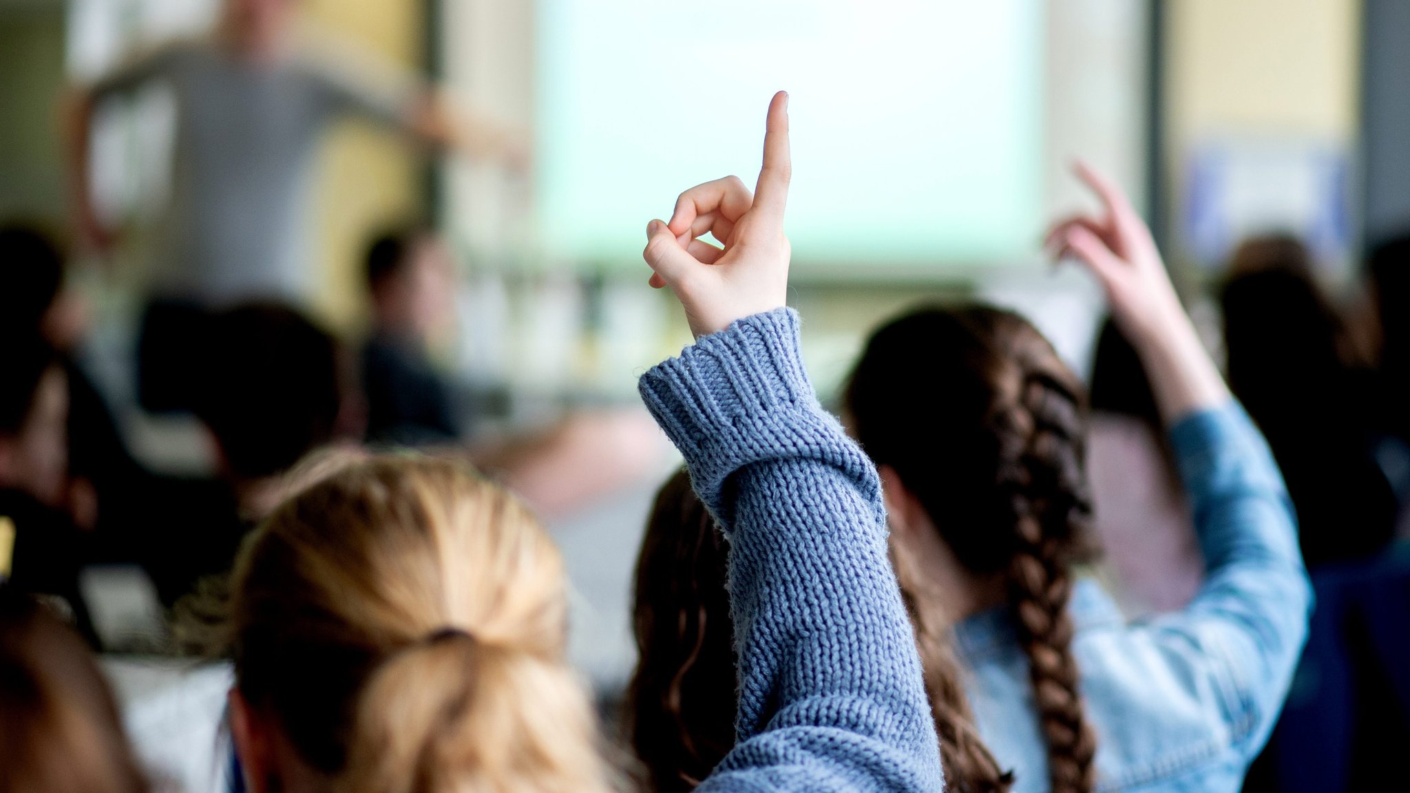 Die sogenannte "Verfassungsviertelstunde" soll zunächst nur in ausgewählten Jahrgangsstufen eingeführt werden 