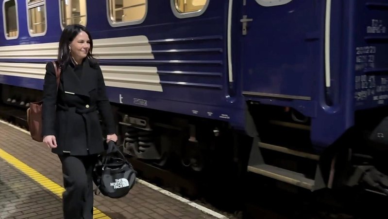 Baerbock in Kiew | Bild: BR 2025 Baerbock in Kiew