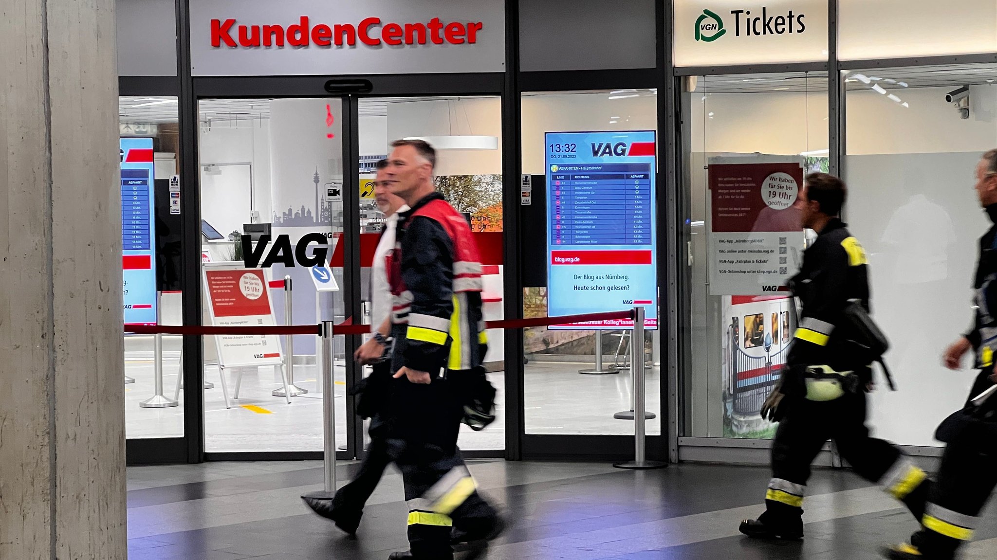 Einsatzkräfte im Nürnberger Hauptbahnhof