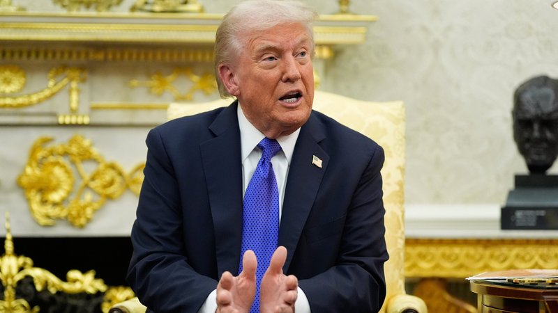 US-Präsident Donald Trump bei seinem Treffen mit NATO-Generalsekretär Mark Rutte im Oval Office des Weißen Hauses. | Bild: dpa-Bildfunk/Alex Brandon US-Präsident Donald Trump bei seinem Treffen mit NATO-Generalsekretär Mark Rutte im Oval Office des Weißen Hauses.