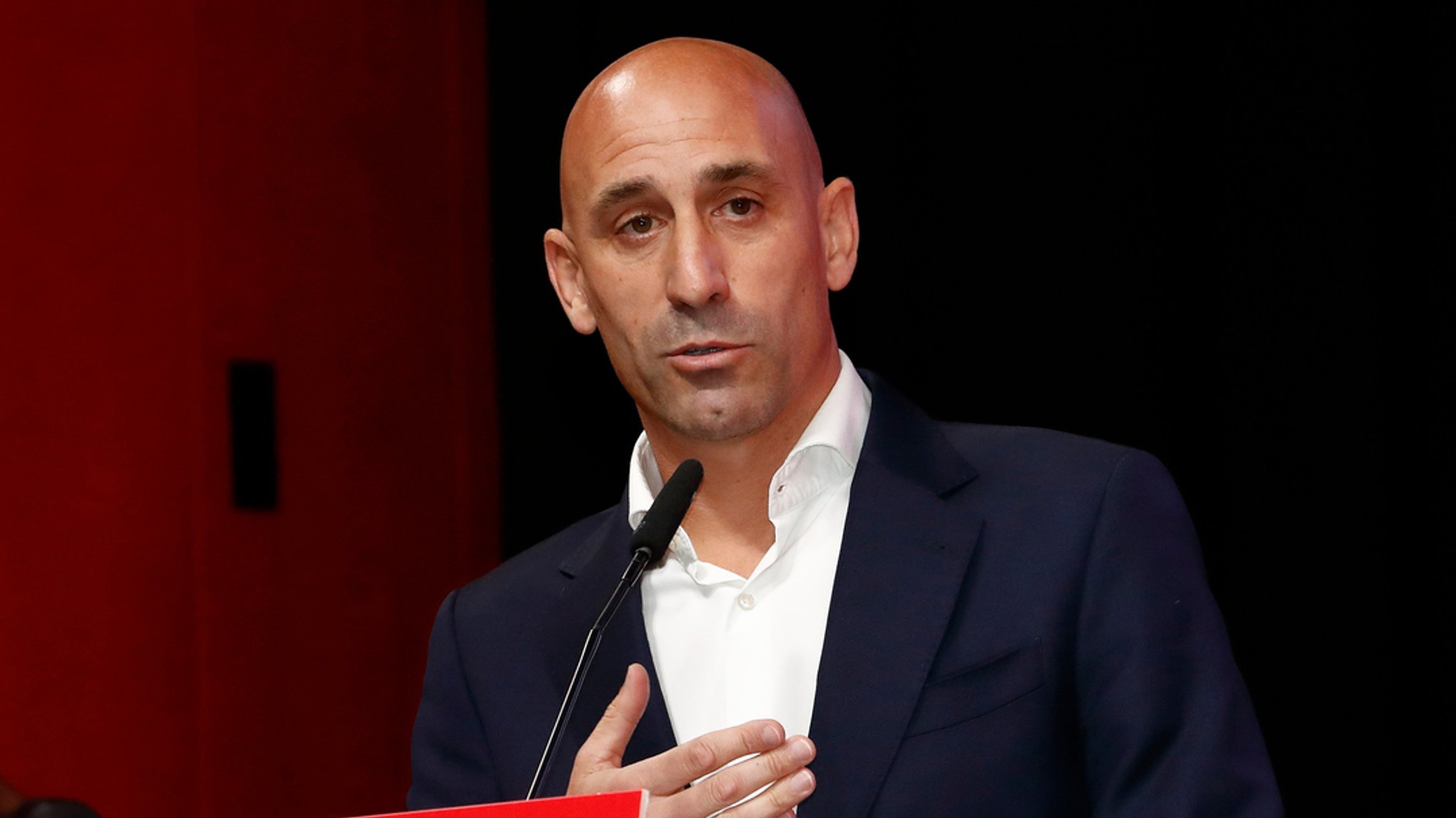 25.08.2023: Luis Rubiales, Präsident des spanischen Fußballverbandes RFEF, spricht bei der Außerordentlichen Generalversammlung des Verbandes.