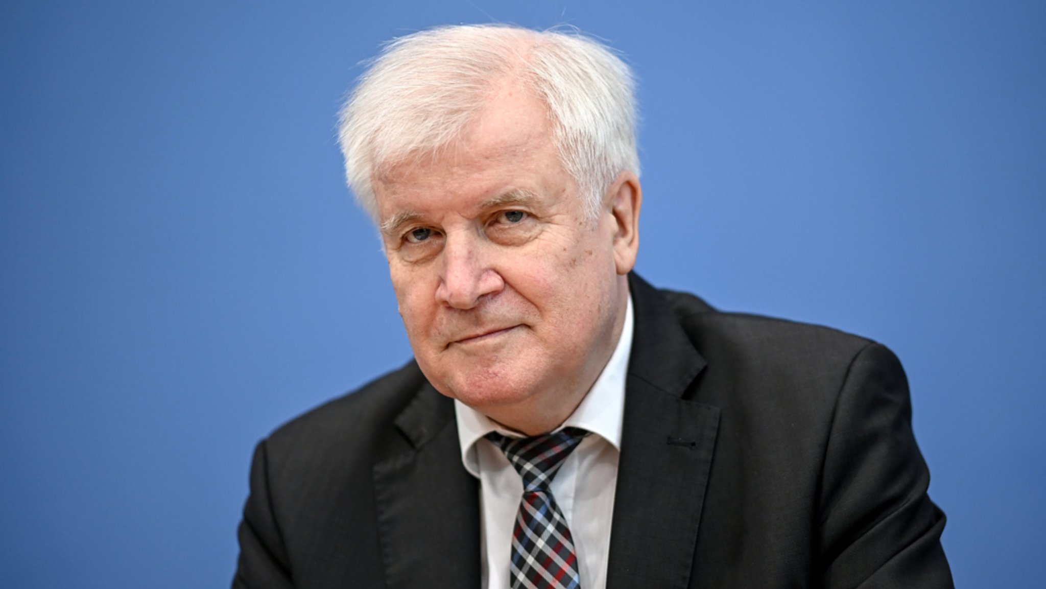 Bundesinnenminister Horst Seehofer (CSU) bei einer Pressekonferenz (20.10.21)