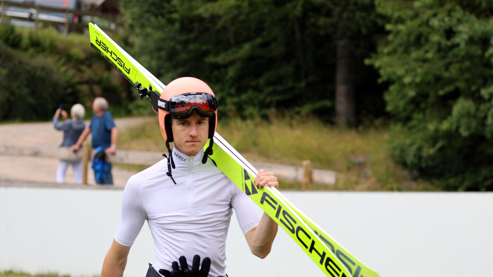 Ärmel hoch: Für Karl Geiger steht in Klingenthal der erste internationale Wettkampf der Vorbereitung an.