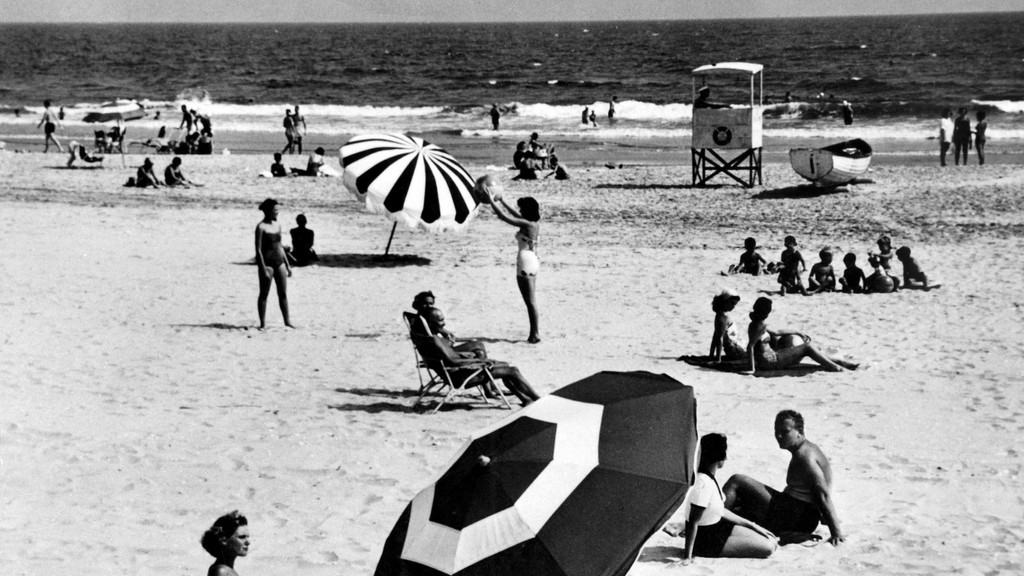 Strandleben in den 1950er-Jahren in den USA