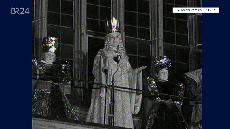 Christkind bei der Eröffnung des Nürnberger Christkindlesmarkts | Bild: BR Archiv Christkind bei der Eröffnung des Nürnberger Christkindlesmarkts