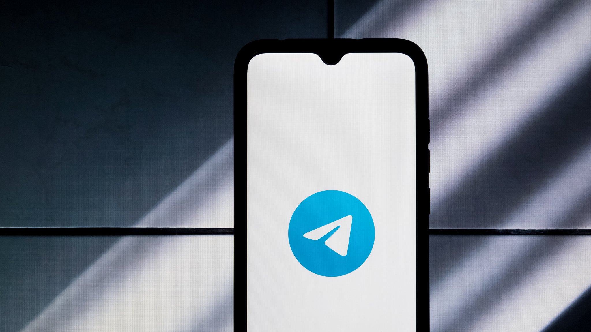 Telegram-Logo auf einem Display