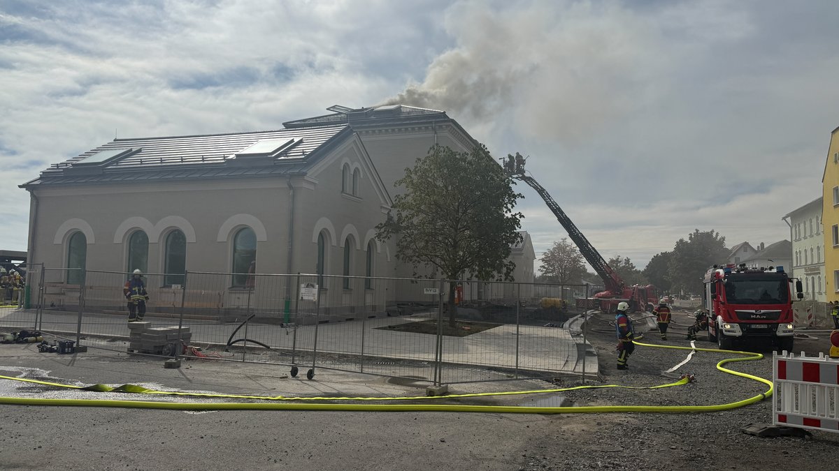 Feuer im frisch renovierten Bahnhofsgebäude - Millionenschaden