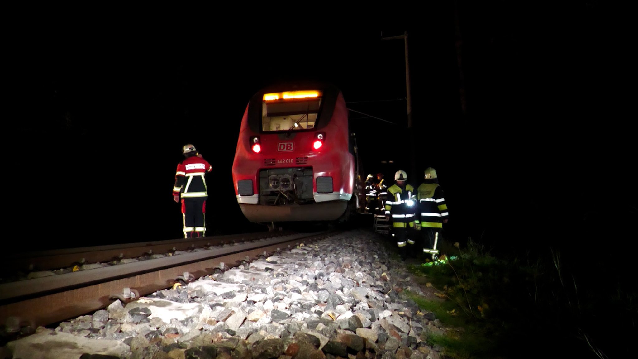 Zug blieb im Wald stehen | Bild: BR Zug blieb im Wald stehen