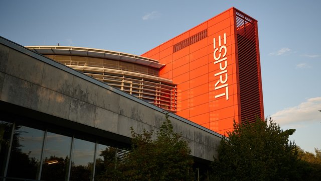 Modekonzern Esprit schließt alle Filialen in Deutschland BR24