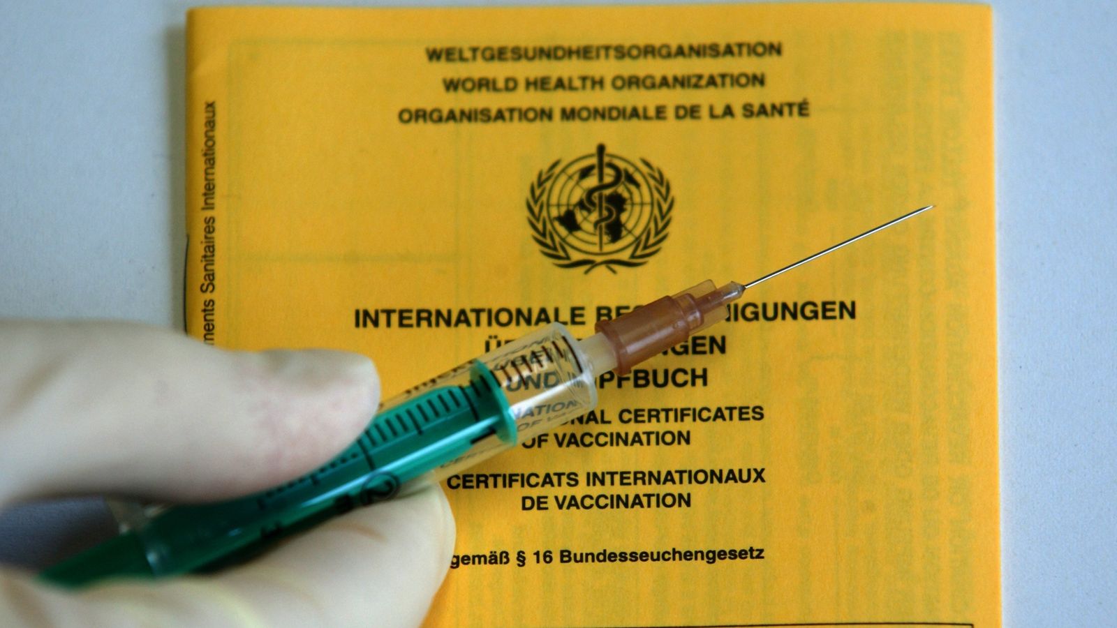 Wer zuerst? Kommission legt Plan für Corona-Impfung vor | BR24